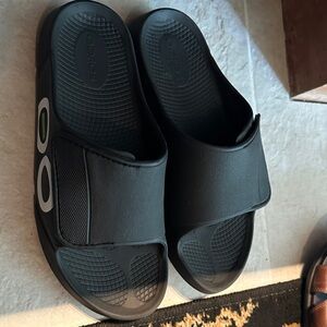OOFOS Black Slide Sandals